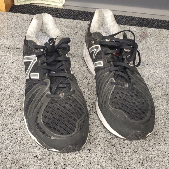 Running shoes - Picture 3 of 3